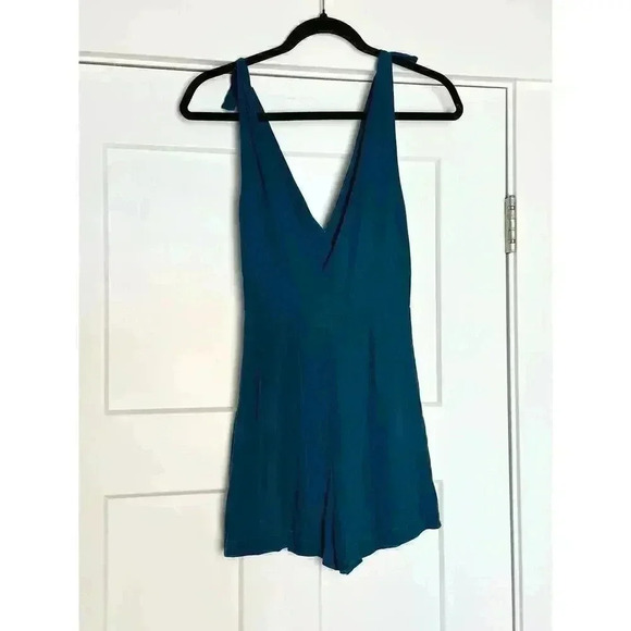 URBAN OUTFITTERS Teal Sally Wrap Front Adjustable Strap Romper Size 4 - Picture 3 of 6